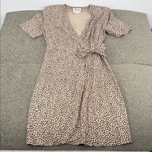 Tess Dress Wm 10 100% Silk Leopard Print Wrap Tie Vintage Shoulder Pads